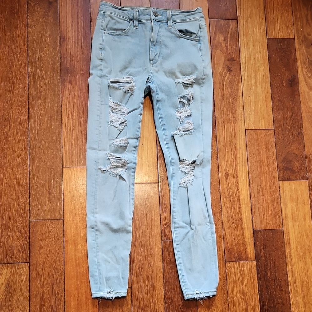 American Eagle Outfitters Light Blue Distressed Jeans Size 2